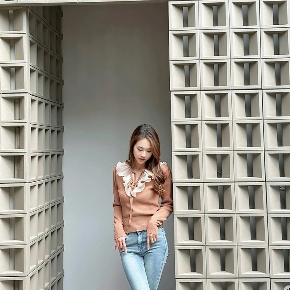 Zara light brown combination ruffled sweater - Picture 2 of 5